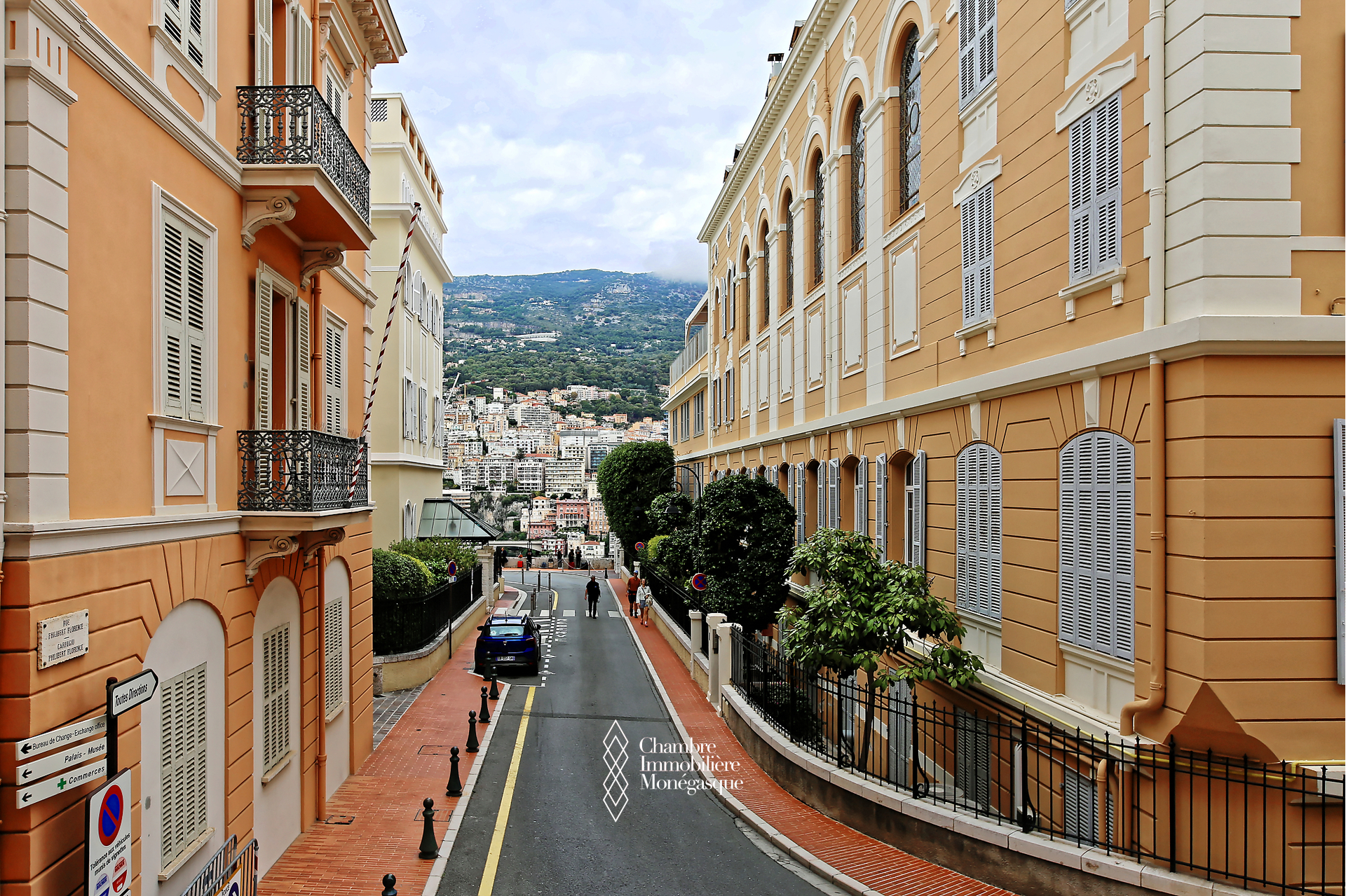 Monaco Ville - family apartment with garage