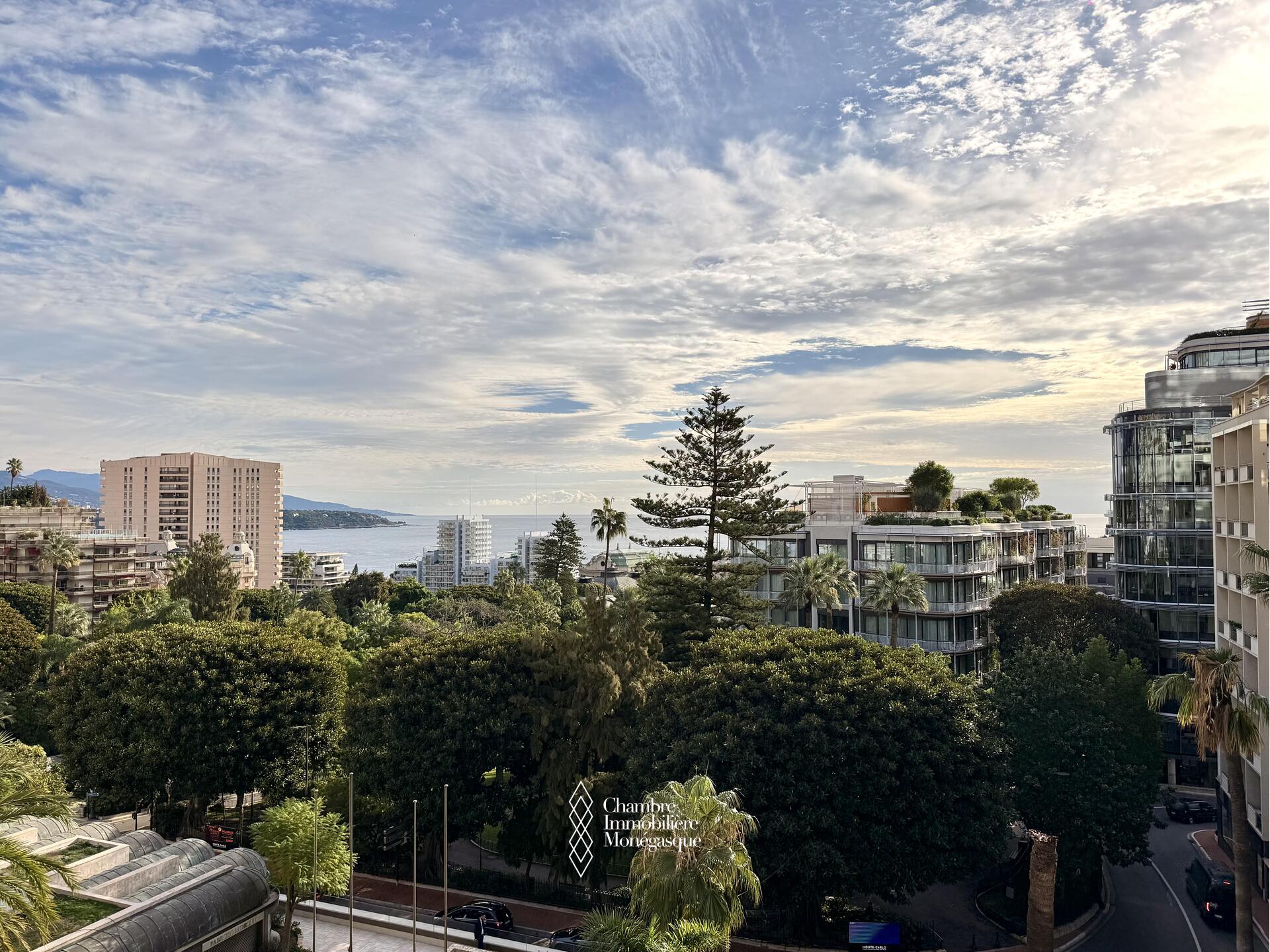 PARK PALACE - FULLY RENOVATED 2-BED