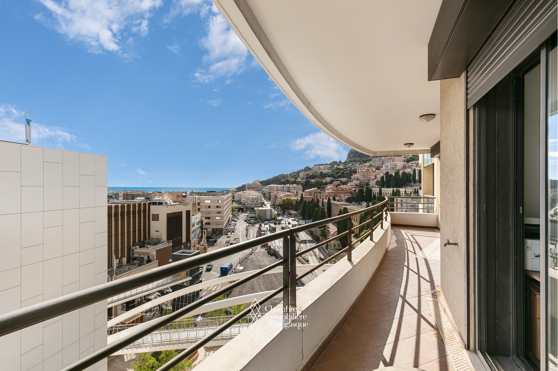 Exclusive rental 3-room apartment with parking and cellar Prestige residence Monaco