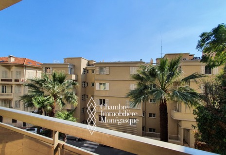 MONOLOCALE IN PALAZZINA CON PISCINA, PARCO E CAMPO DA TENNIS