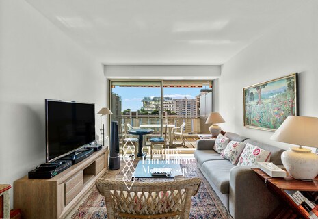 Buckingham Palace: Monolocale con vista mare