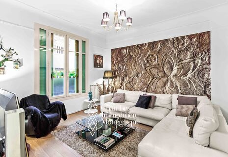 Palais Bosio: Appartement de 3 Pièces avec Grand Espace Extérieur