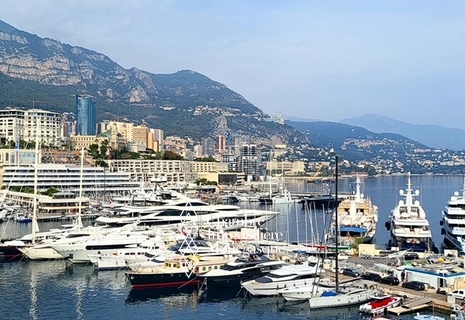 Immeuble de standing situé sur les quais du Port
