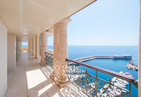 SEASIDE PLAZA - EXCEPTIONAL FLAT WITH SEA VIEW