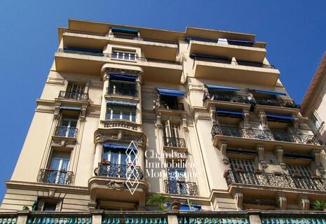 Monaco / Condamine / Bureau rénové en étage