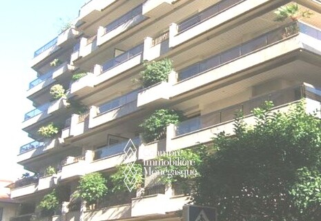 BEVERLY PALACE - STUDIO AVEC JARDIN PRIVATIF