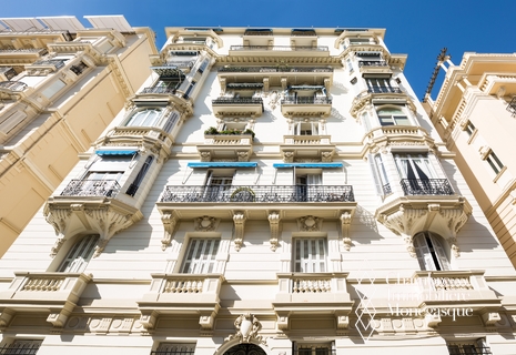 Monaco / San Carlo / Somptueux penthouse luxueusement rénové  ⤊