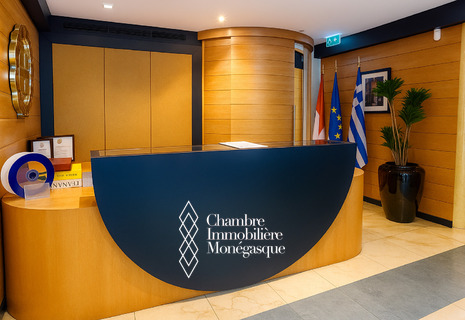 Rare!!! Spacious offices on the ground floor in the middle of the Golden Square