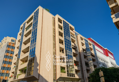 CELLAR CLOSE TO THE PORT