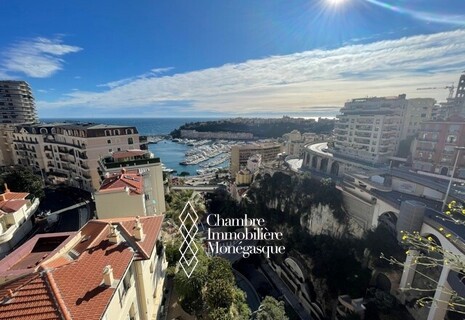 Beau 4 150m² avec terrasse, vue panoramique mer, cave et parking