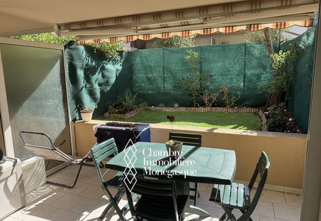 Studio patio palace