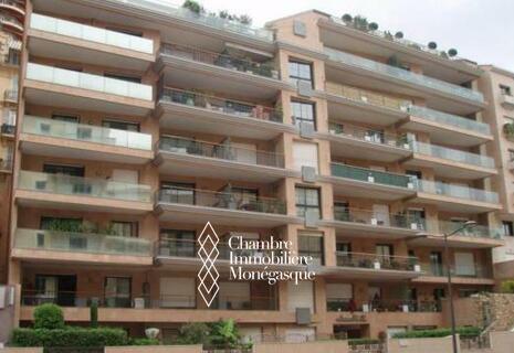 Spacious 2 rooms, modern residence located in the Condamine area