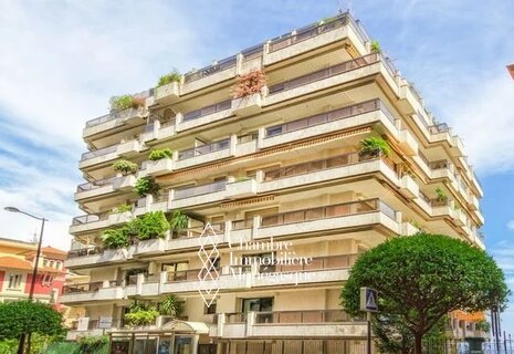 BEVERLY PALACE - Moneghetti - Monolocale con Giardino Privato