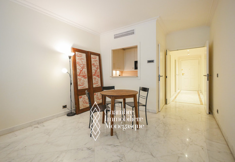 PATIO PALACE - MONOLOCALE - CANTINA E POSTO AUTO