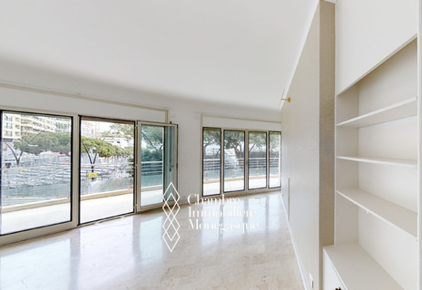 2-BEDROOM APARTMENT WITH VIEWS OF THE PORT AND F1 TRACK