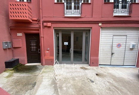 Bureau à louer - El Palacio - Avec vitrine