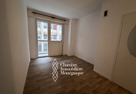 LAROUSSE | LES ABEILLES | STUDIO