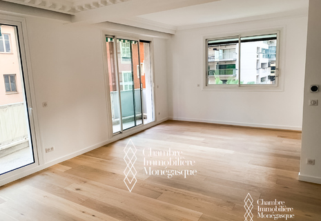 TRES BEAUX VOLUMES POUR CE 4 PIECES ENTIEREMENT RENOVE   ECHAPPEE MER