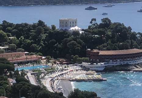 LUSSUOSO MONOLOCALE ALLESTITO IN 2P - MAGNIFICA VISTA MARE E SPIAGGIA - TERRAZZA - CANTINA - PARCHEGGIO NON INCLUSO