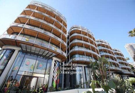 One Monte Carlo : 3 Pièces sur Etage Entier avec Vue Mer Panoramique