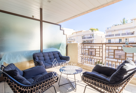 Charmant 2 pièces avec loggia et parking double