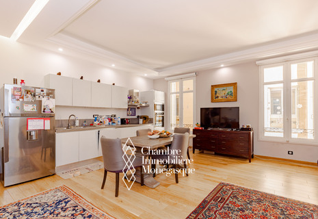 MAGNIFICO APPARTAMENTO DI 3 LOCALI IN UN PALAZZO BORGHESE