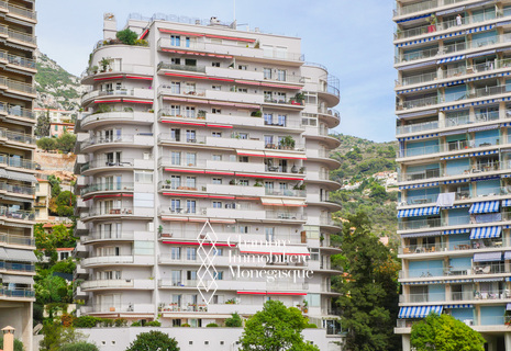 LA ROUSSE - AUTEUIL - BUREAU RÉNOVÉ