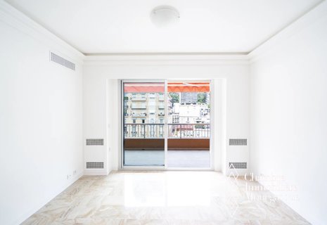 Estoril - Bright 2-Room Flat