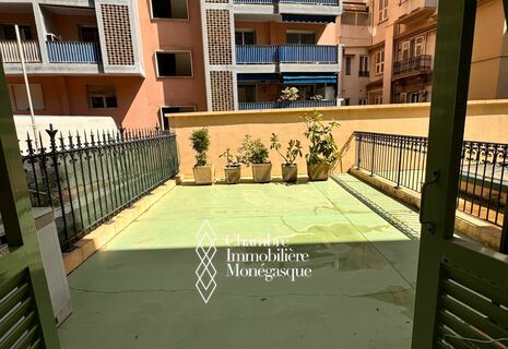 Condamine / Rue Grimaldi / Trilocale con terrazza soleggiata