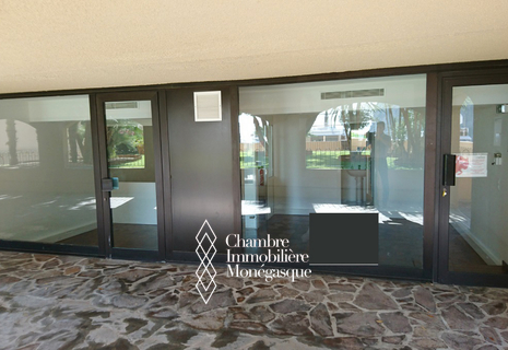 GRAND BUREAU SUR FONTVIEILLE