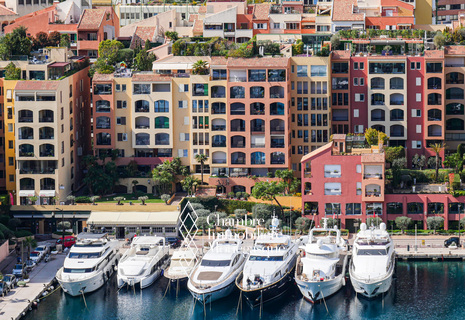 PORT DE FONTVIEILLE - BUREAU/LOCAL AVEC GRANDE VITRINE