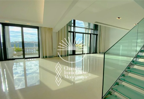 Balmoral Residence | Duplex Close to Casino Square