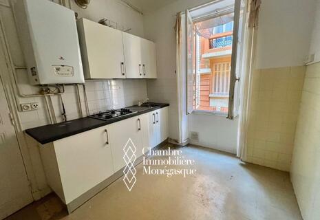 Bd de Belgique / Villa Yéyé / Appartement de 2 pièces à rénover