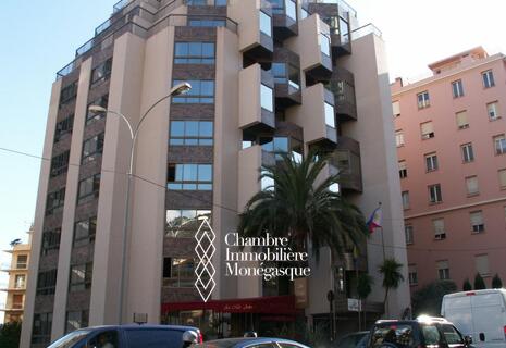 EST- OUEST  - CENTRE - PARKING PLACE