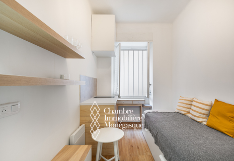 Exclusive rental rare renovated maid's room Monaco Carré Or