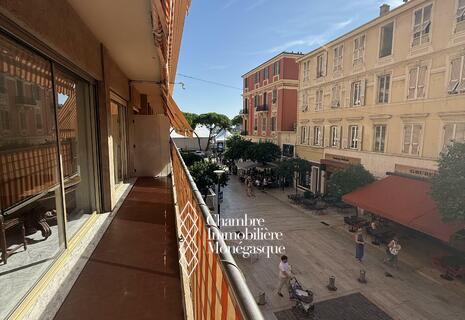 3P RUE CAROLINE AVEC PARKING !!!