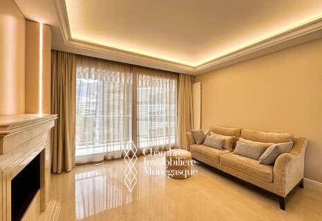 Carré d'Or - Magnificent renovated 2-room apartment