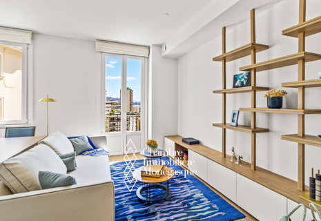 Appartement rénové de deux pièces avec une vue jusqu’à la mer