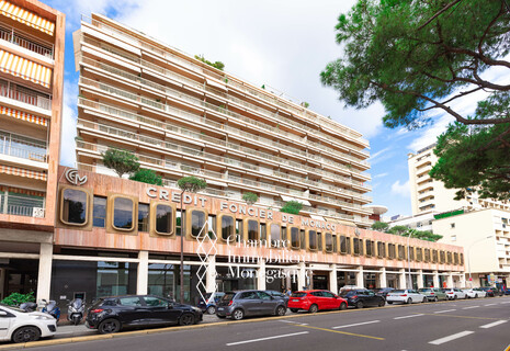 AMPLE PARKING - PORT HERCULES