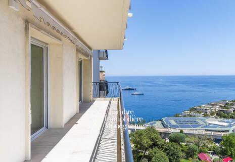 Splendido trilocale centrale ristrutturato | Vista mare e Principato | Esclusiva