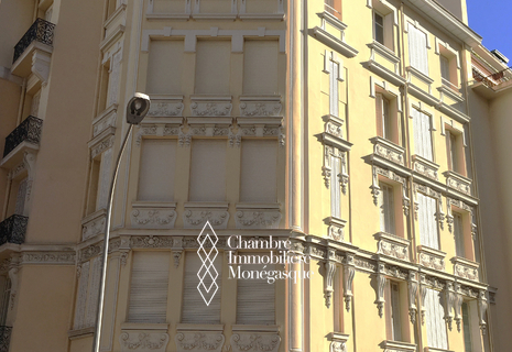 RARE - BEAUTIFUL APARTMENT IN A LIBERTY BUILDING IN THE CENTRE OF MONTE CARLO