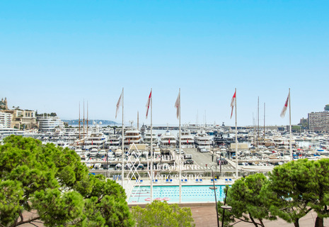 Spacieux 2-Pièces en première ligne du Port Hercule