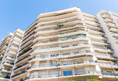 2 bedroom refurbished apartment, central