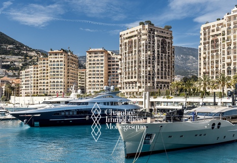 Superb Seaside Plaza – Quality of Life, Waterfront – 2 apartments!
