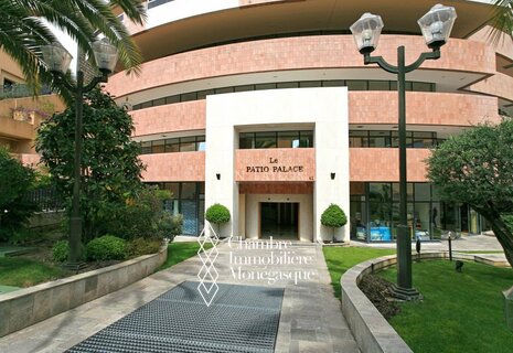 Offre en cours/Patio Palace - parking à vendre