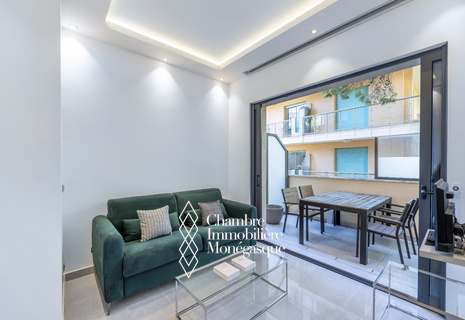 BETTINA: moderne studio rénové avec terrasse en location