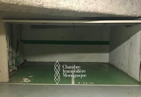 Large box for 2 parking spaces