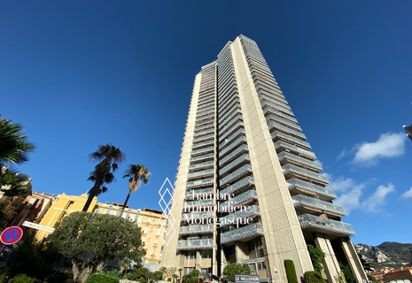 MONOLOCALE NEL CENTRO DI MONTE-CARLO