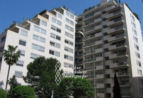CHATEAU D'AZUR – Studio
