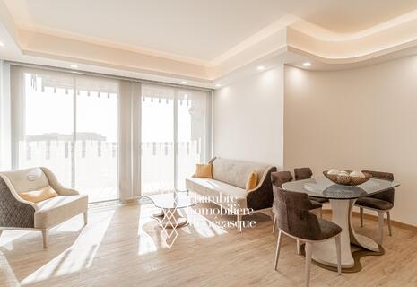 Golden Square | Renovated 2-bedroom apartment with views